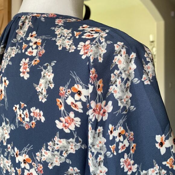 Sienna Sky Blue Foral Wrap Around V Neck Top Short Sleeves XS - Picture 7 of 12